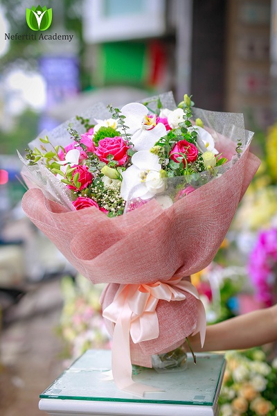 Bó hoa tươi hỗn hợp ôm